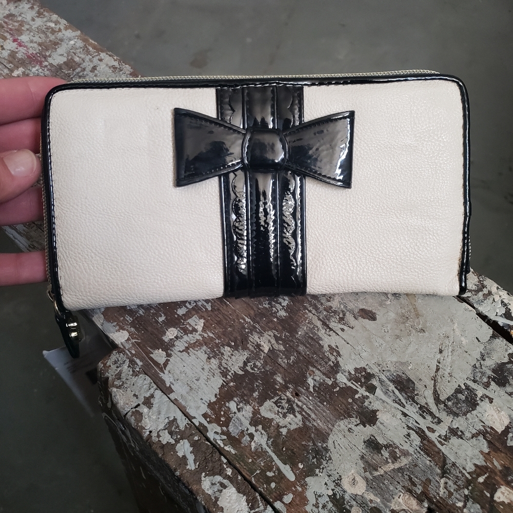 Betsey Johnson Zip Around Wallet Bow Tied Bone